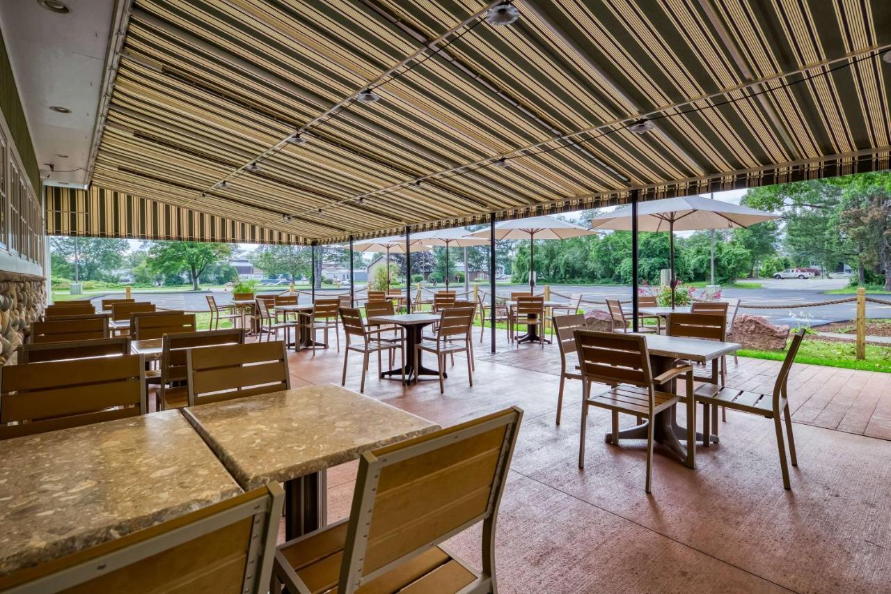 Best Western Plus Windjammer Inn & Conference Center Берлінгтон Екстер'єр фото