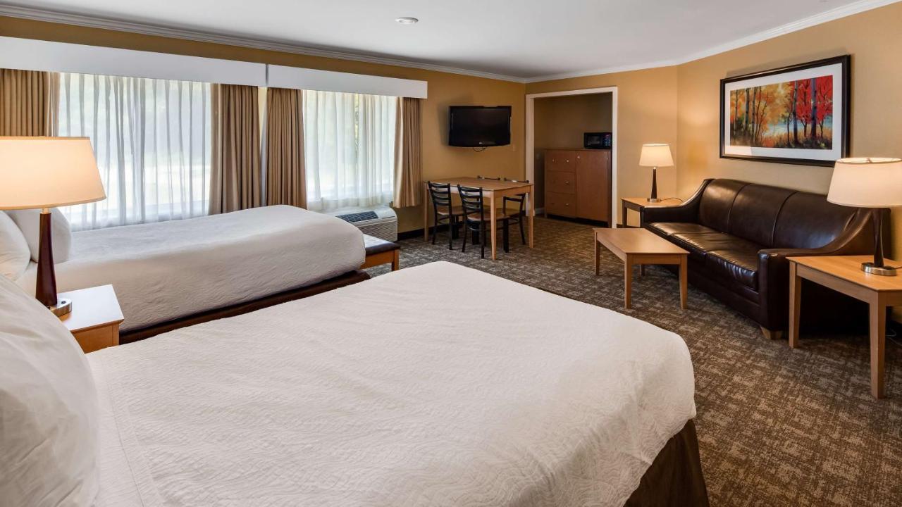 Best Western Plus Windjammer Inn & Conference Center Берлінгтон Екстер'єр фото