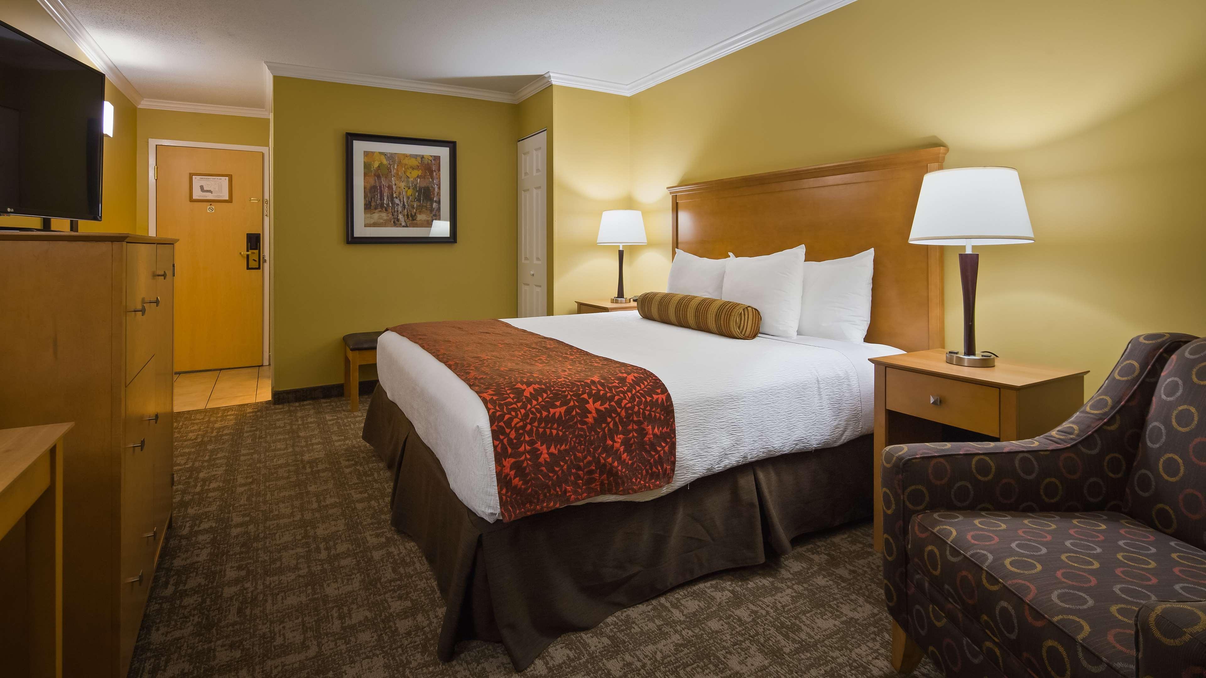 Best Western Plus Windjammer Inn & Conference Center Берлінгтон Екстер'єр фото