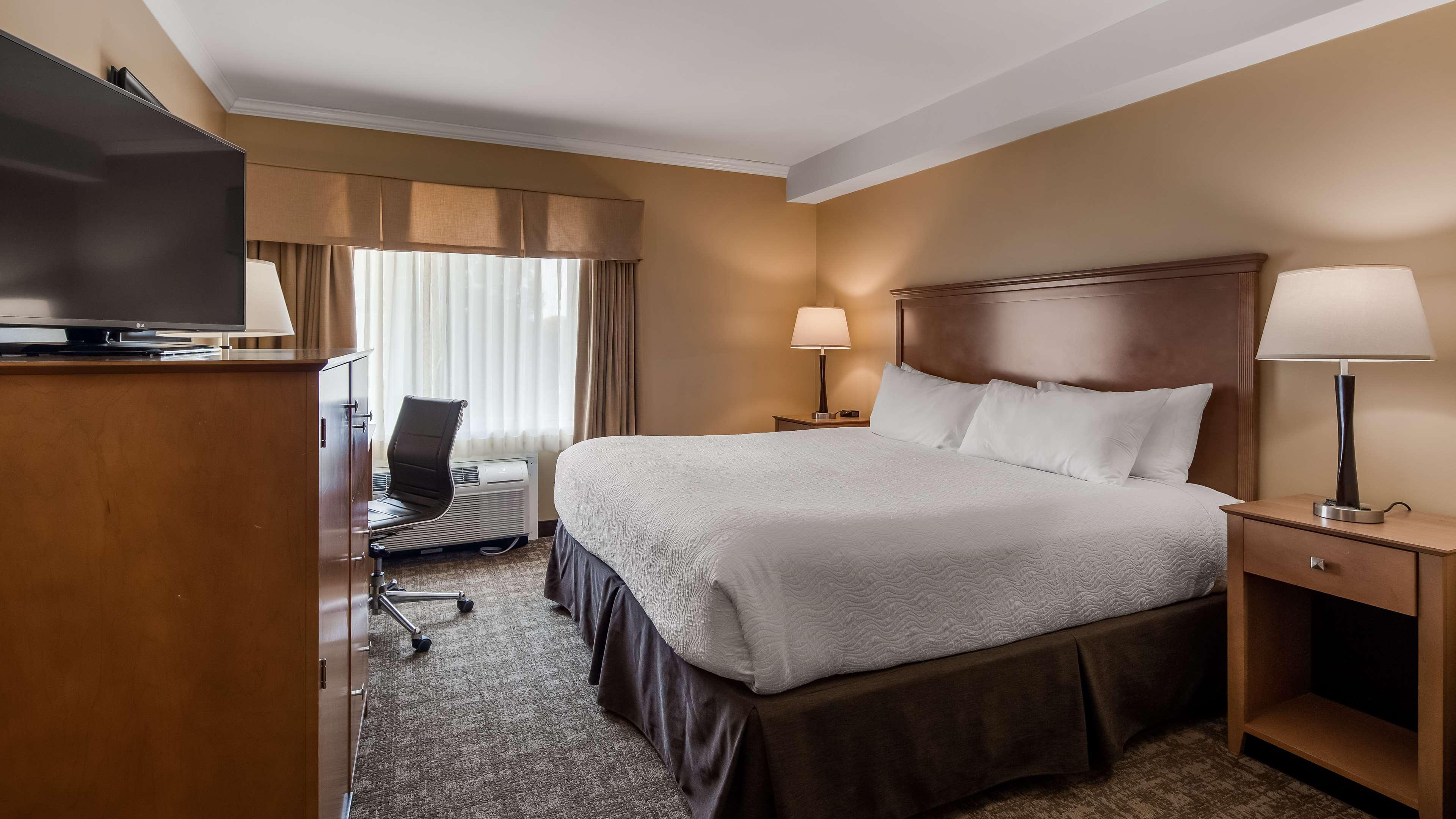 Best Western Plus Windjammer Inn & Conference Center Берлінгтон Екстер'єр фото