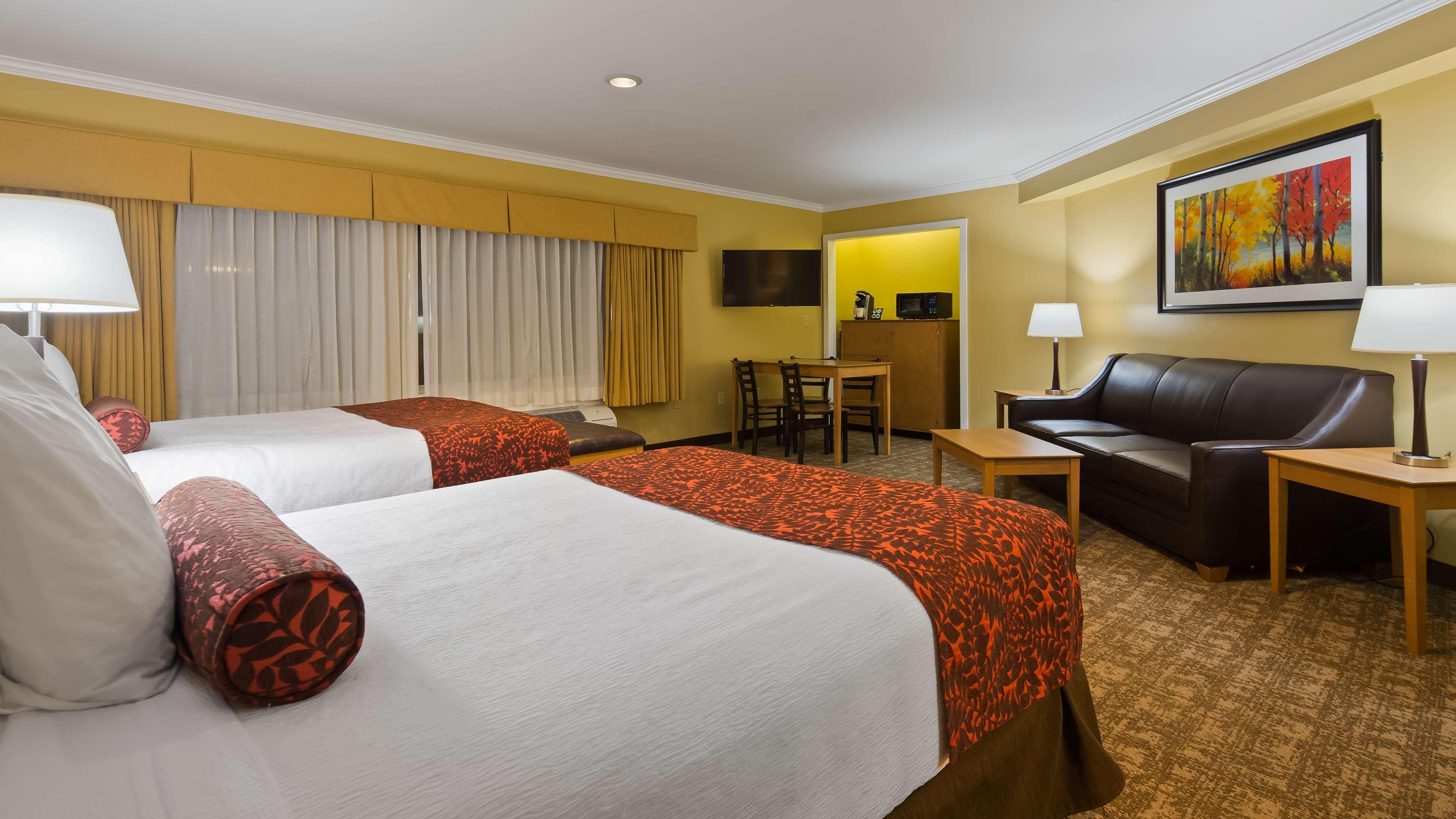 Best Western Plus Windjammer Inn & Conference Center Берлінгтон Екстер'єр фото
