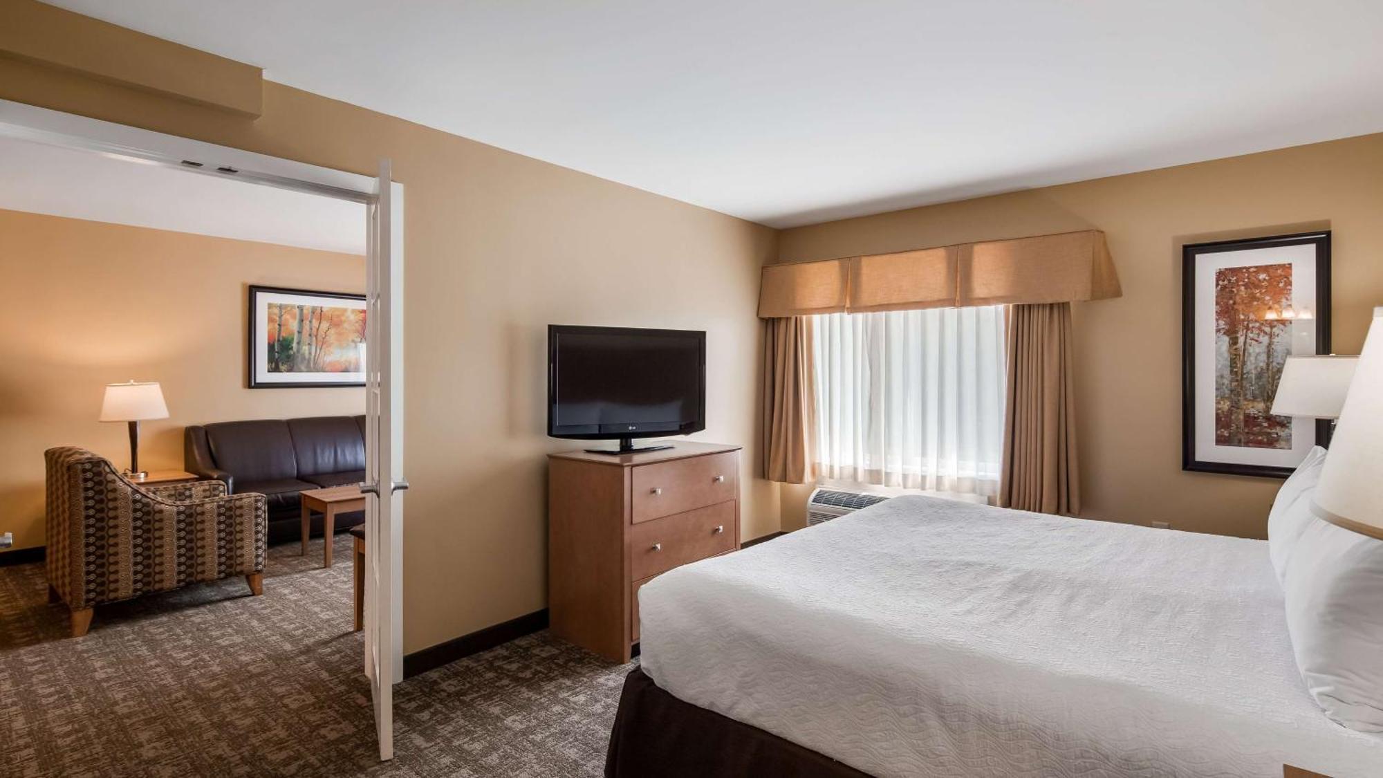Best Western Plus Windjammer Inn & Conference Center Берлінгтон Екстер'єр фото