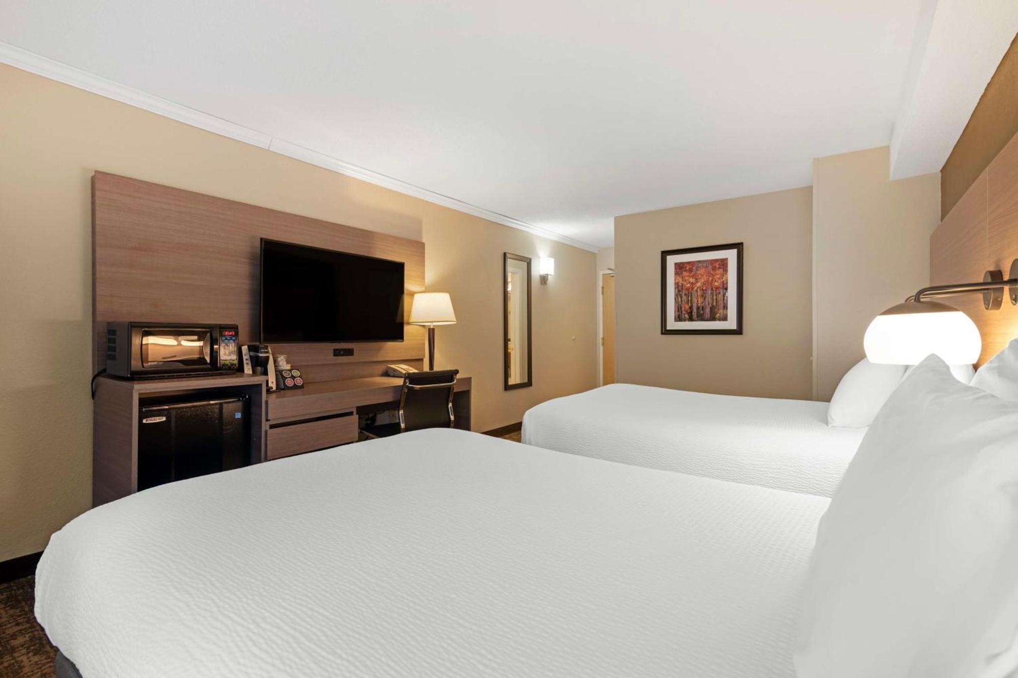 Best Western Plus Windjammer Inn & Conference Center Берлінгтон Екстер'єр фото