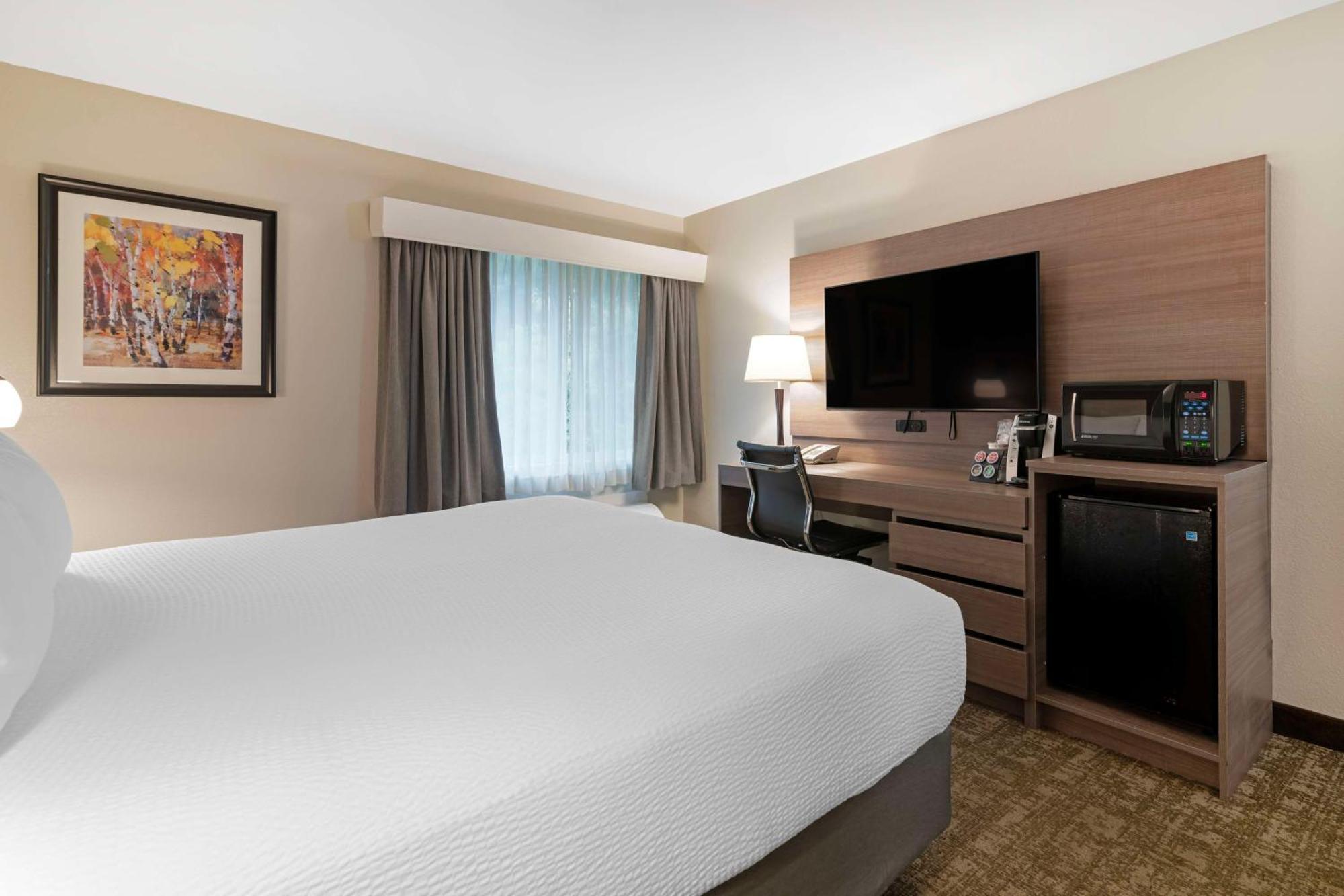 Best Western Plus Windjammer Inn & Conference Center Берлінгтон Екстер'єр фото