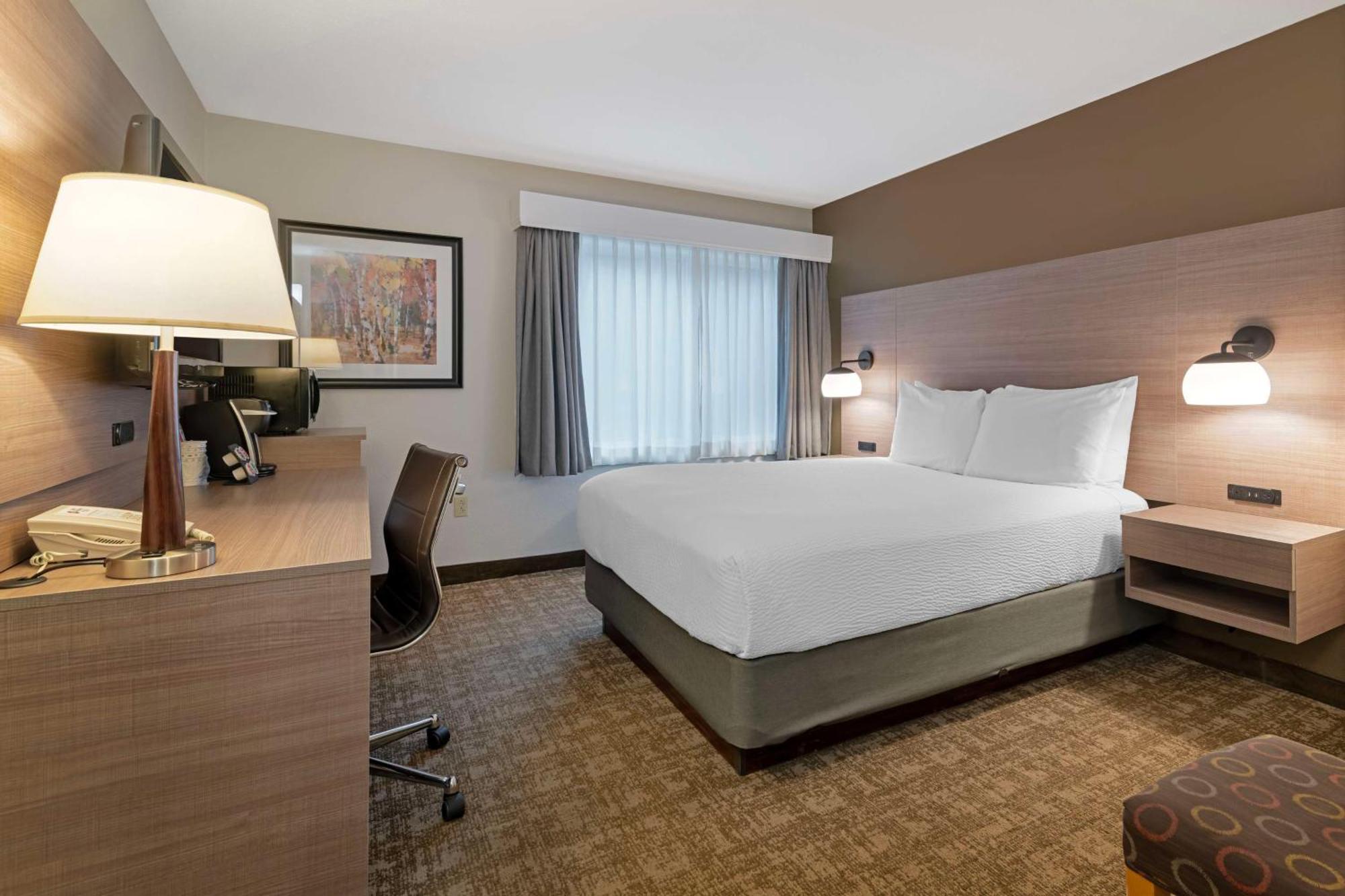 Best Western Plus Windjammer Inn & Conference Center Берлінгтон Екстер'єр фото