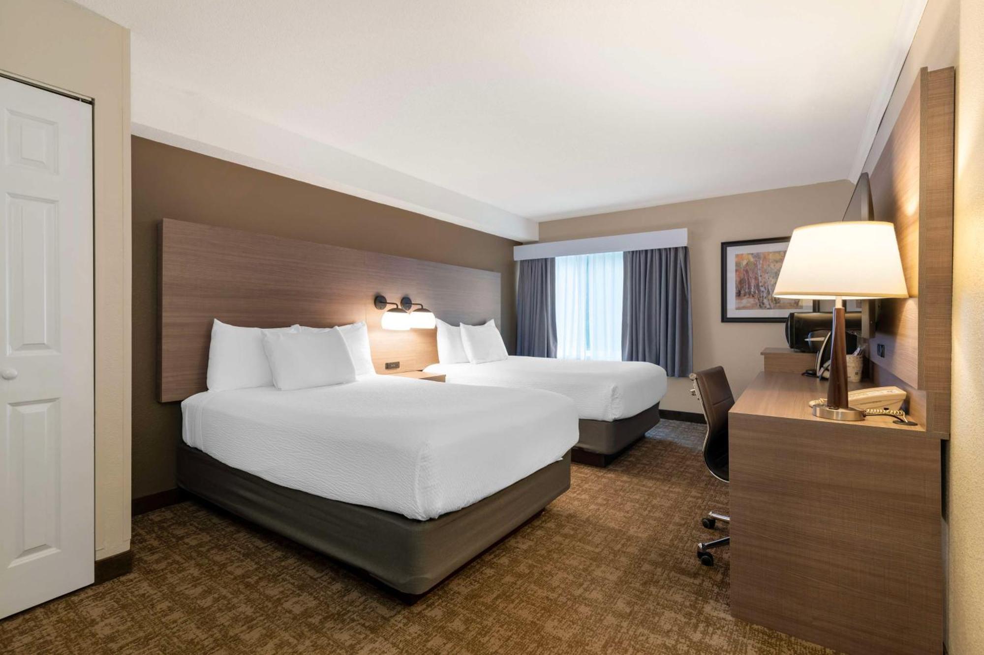 Best Western Plus Windjammer Inn & Conference Center Берлінгтон Екстер'єр фото
