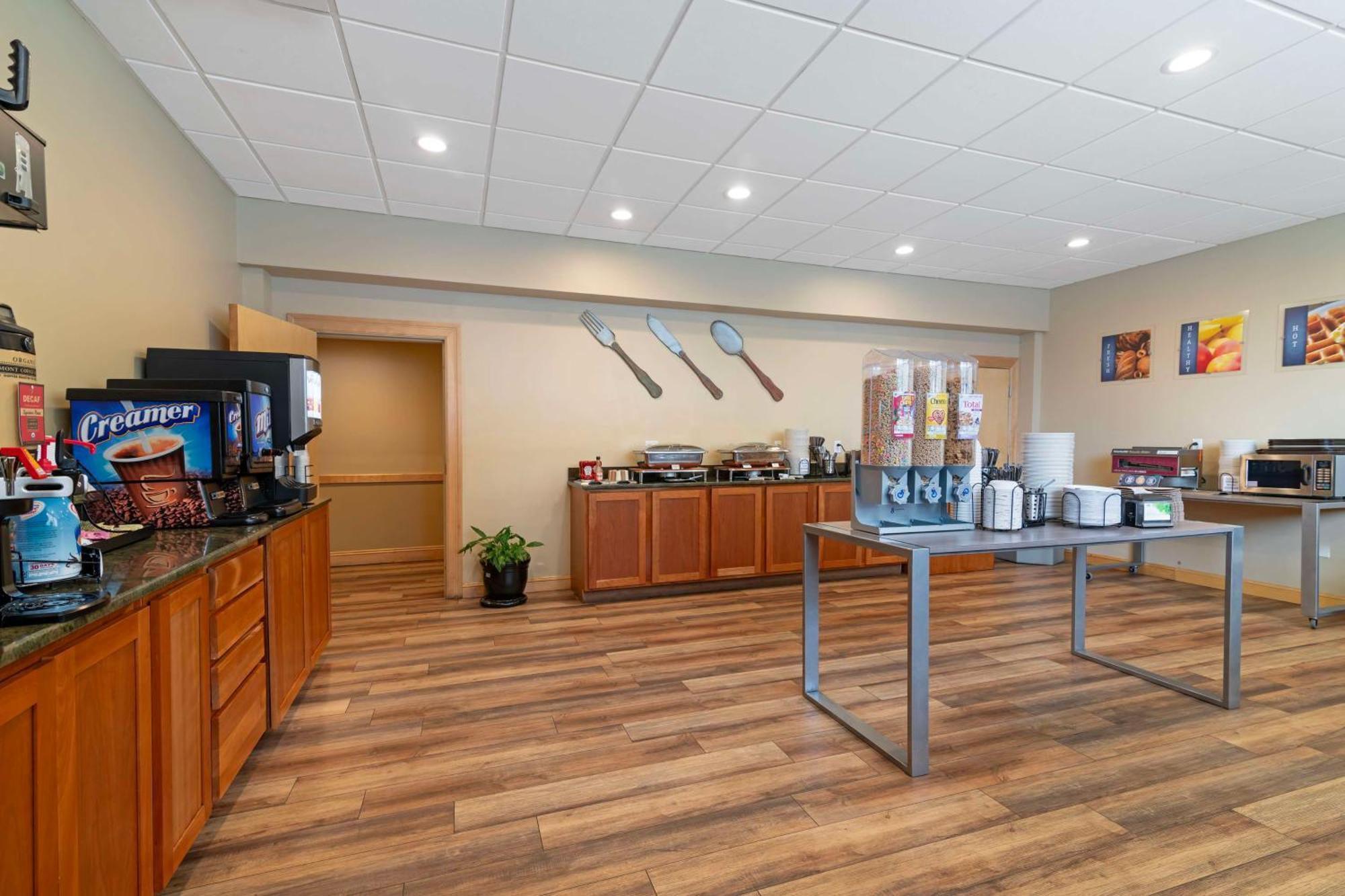 Best Western Plus Windjammer Inn & Conference Center Берлінгтон Екстер'єр фото
