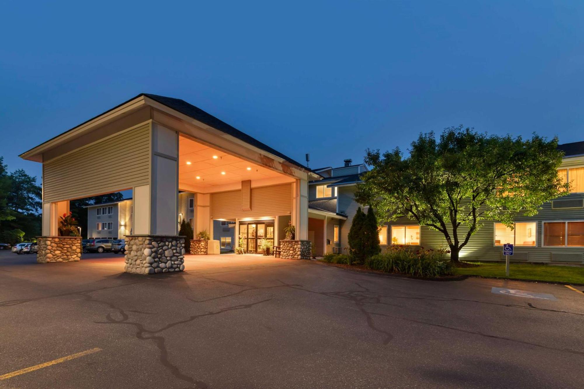 Best Western Plus Windjammer Inn & Conference Center Берлінгтон Екстер'єр фото