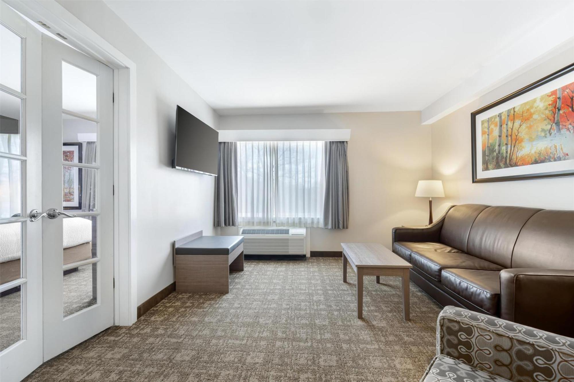 Best Western Plus Windjammer Inn & Conference Center Берлінгтон Екстер'єр фото