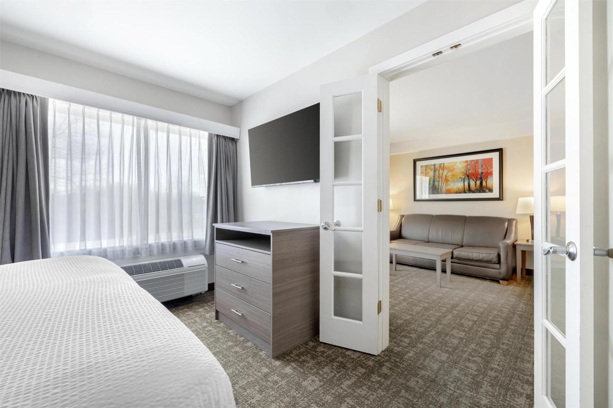Best Western Plus Windjammer Inn & Conference Center Берлінгтон Екстер'єр фото